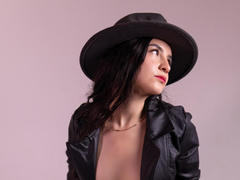 JadeHarpper - female with black hair and  big tits webcam at xLoveCam