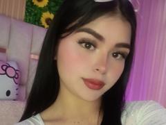 JadeNeferi - female with black hair webcam at xLoveCam