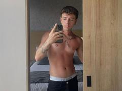 JamesColtt - male webcam at xLoveCam