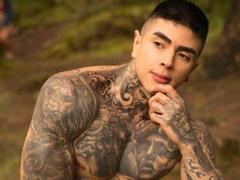 james_trece - male webcam at ImLive