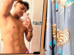 JamessHott - male webcam at xLoveCam