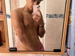 JamessHott - male webcam at xLoveCam