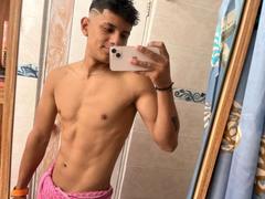 JamessHott - male webcam at xLoveCam