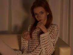 JamieLathrum - female with red hair webcam at xLoveCam
