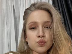 JanellLindinha - female webcam at xLoveCam
