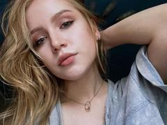 JanellLindinha - female webcam at xLoveCam