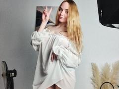 JanetShy - blond female with  big tits webcam at xLoveCam