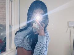 JanneClowses - female with black hair webcam at xLoveCam