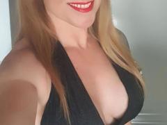 JaraGold-hot - blond female webcam at xLoveCam