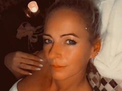 Jasmina-hot - blond female webcam at xLoveCam