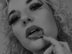 JayJayPink-hot - blond female webcam at xLoveCam