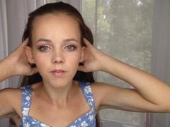 JeannieTina from xLoveCam