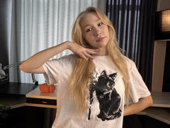 JenellAffeld - blond female webcam at xLoveCam