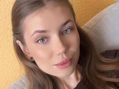 JennaCash - female with brown hair webcam at xLoveCam