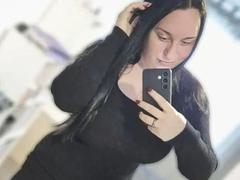 Jennet-hot - female with brown hair webcam at xLoveCam