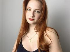 AfraBlincoe - female with brown hair webcam at LiveJasmin