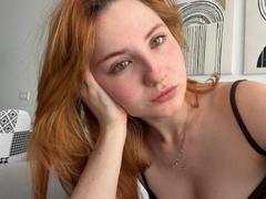 AfraBlincoe - female with brown hair webcam at LiveJasmin