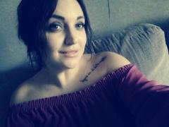 Jenniferthechic23 - female with brown hair and  big tits webcam at ImLive