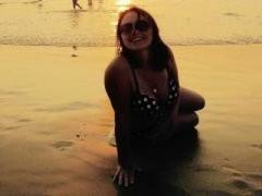 Jenniferthechic23 - female with brown hair and  big tits webcam at ImLive