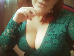 Jenniferthechic23 - female with brown hair and  big tits webcam at ImLive