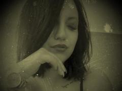 Jenniferthechic23 - female with brown hair and  big tits webcam at ImLive