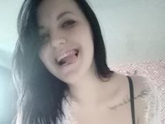 Jenniferthechic23 - female with brown hair and  big tits webcam at ImLive