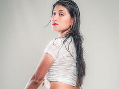 YeseniaRodriguez - female with brown hair webcam at LiveJasmin