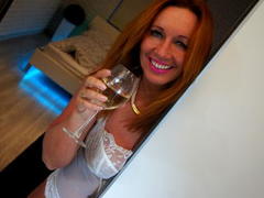 JennyXHOTX - female with brown hair and  big tits webcam at ImLive