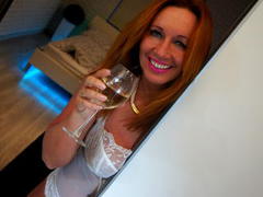 JennyXHOTX - female with brown hair and  big tits webcam at ImLive