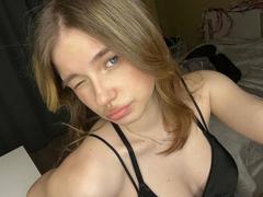 JennyOsmun - blond female with  big tits webcam at xLoveCam