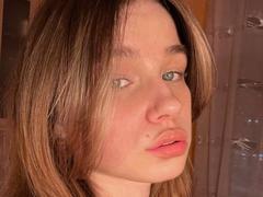 JennyOsmun - blond female with  big tits webcam at xLoveCam