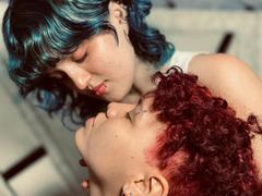 JessAndJade - female webcam at xLoveCam