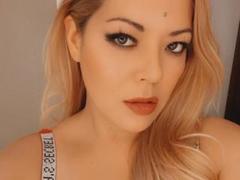 JessFire-hot - blond female webcam at xLoveCam