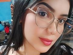 JessWintersLm - female with black hair webcam at xLoveCam