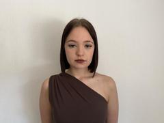 JestineBaumann - female with brown hair webcam at xLoveCam