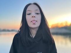 JestineBaumann - female with brown hair webcam at xLoveCam