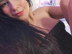 JeynsCharm - female with brown hair webcam at xLoveCam