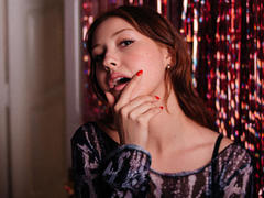 JiaLaurent - female with brown hair webcam at LiveJasmin