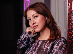 JiaLaurent - female with brown hair webcam at LiveJasmin
