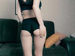JoOlson - female webcam at xLoveCam