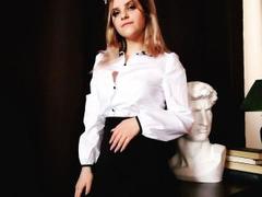 JoOlson - female webcam at xLoveCam