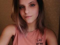 JoOlson - female webcam at xLoveCam