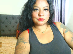 CurvySensation - female with black hair and  big tits webcam at xLoveCam