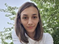 JoannaVanderheide - female with black hair webcam at xLoveCam