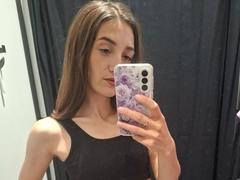 JoannaVanderheide - female with black hair webcam at xLoveCam