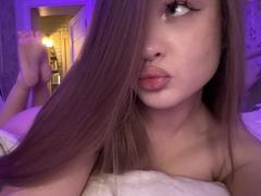 JoelleCanal - female webcam at xLoveCam