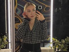 JoetteShigeta - blond female webcam at xLoveCam