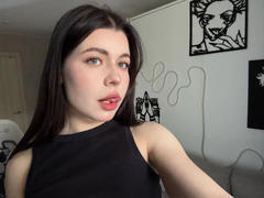 JoeyBickart - female with black hair webcam at xLoveCam