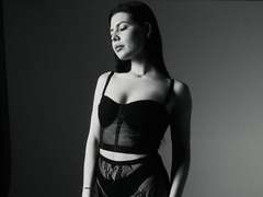 JoeyBickart - female with black hair webcam at xLoveCam