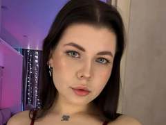 JoeyBickart - female with black hair webcam at xLoveCam